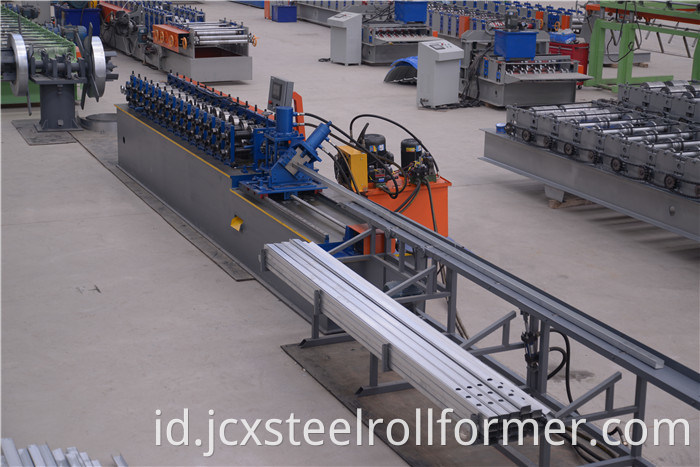 Baja Prefab Baja Ringan Keel Roll Forming Machine